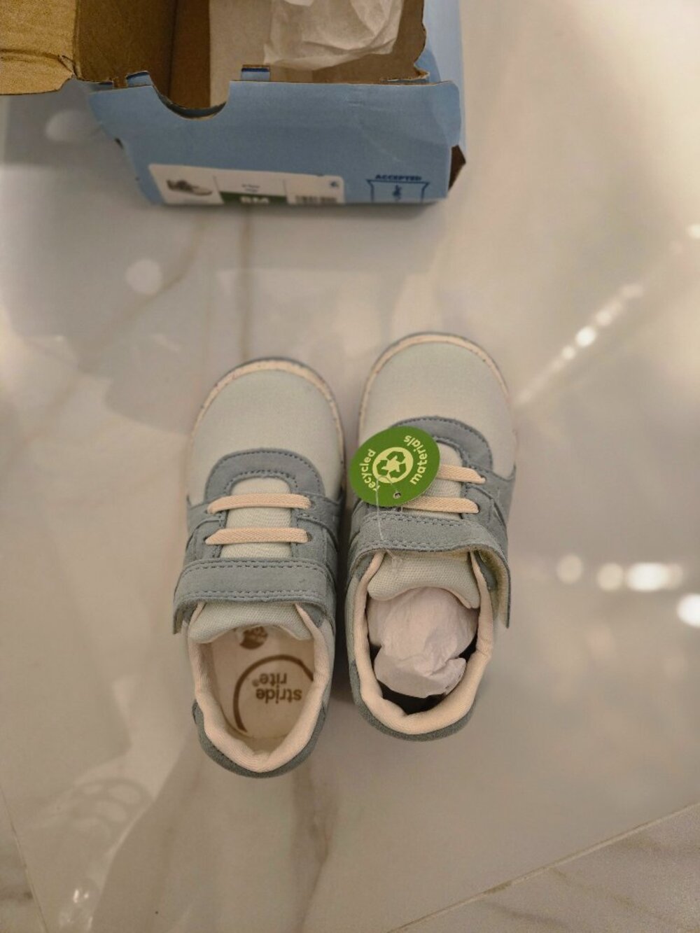 Stride Rite Fern Sneaker in Sage size 8M